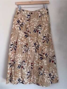 Liz Claiborne Beige Floral A-Line Midi Skirt with Navy & Red Accents